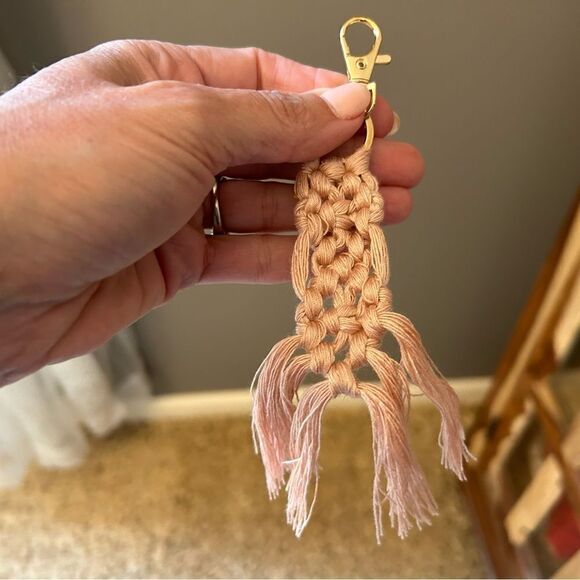Macrame Keychain Purse Charm Heart Keychain NEW Boho Charms Key Chain - Picture 1 of 1